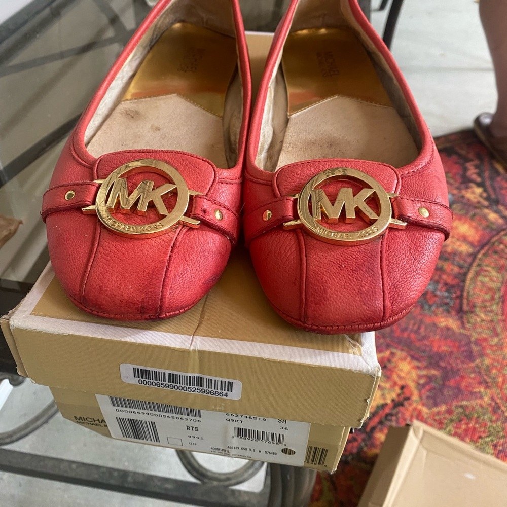 Michael Kors Coral Leather Flats